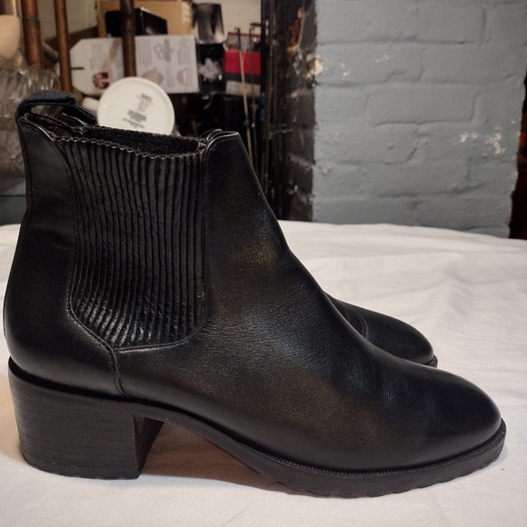 Cole Haan Black Leather Pull On Ankle Boots - Picture 7 of 12